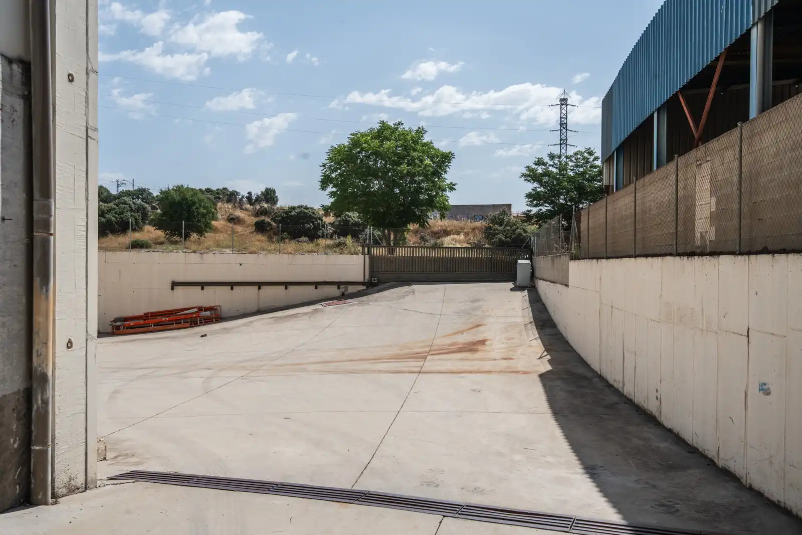 Parking of Industrial buildings for sale in Colmenar Viejo  with Heating