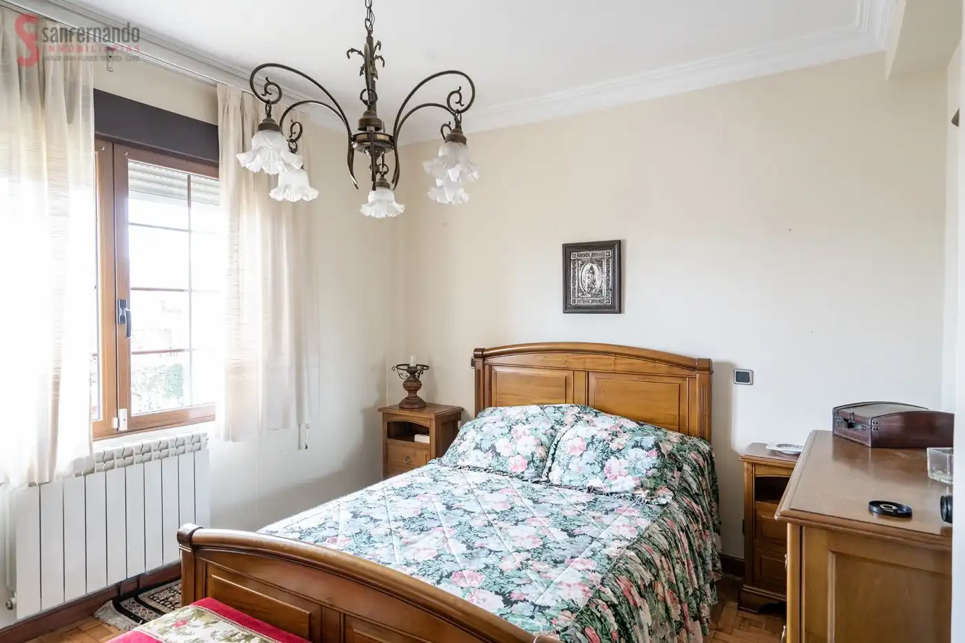 Habitación de Casa o chalet en venta en Torrelavega  con Calefacción, Jardín privado y Parquet