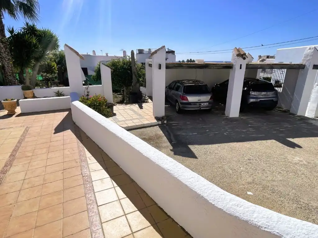Vista exterior de Casa o xalet en venda en Mojácar amb Aire condicionat, Jardí privat i Terrassa