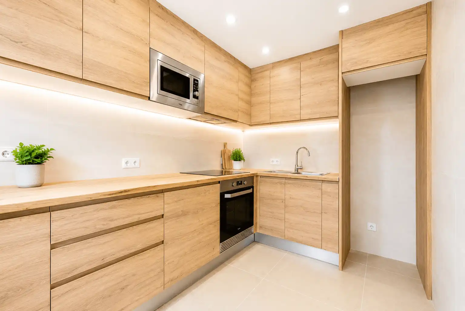 Kitchen of Apartments for rent in Manacor  with Air Conditioner and Balcony