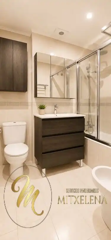 Badezimmer von Wohnung zum Verkauf in Leioa mit Heizung, Privatgarten und Terrasse