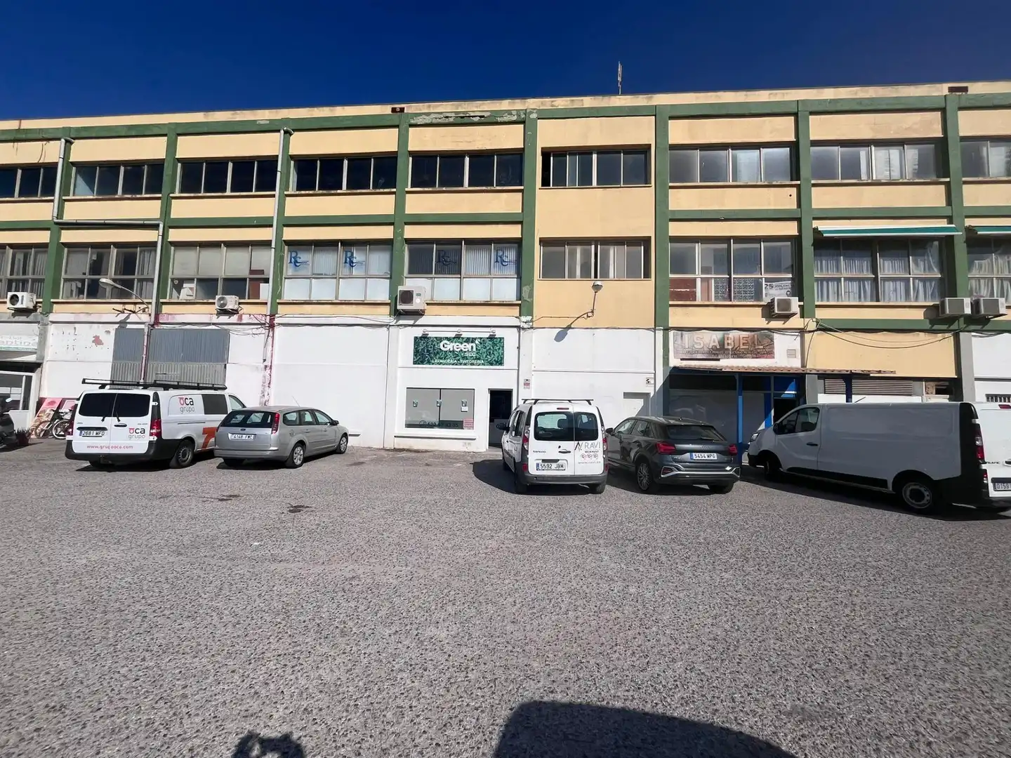 Außenansicht von Fabrikhallen zur Miete in San Roque