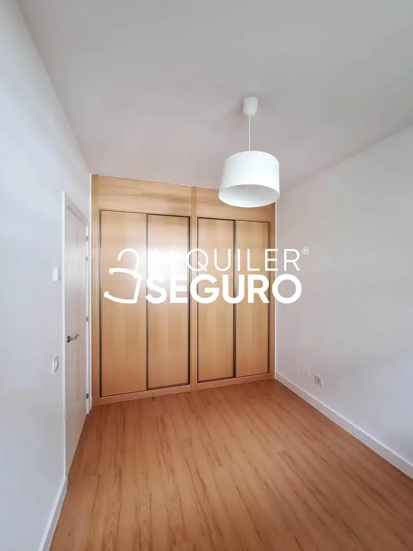 Bedroom of Flat for rent in El Escorial  with Heating, Terrace and Storage room