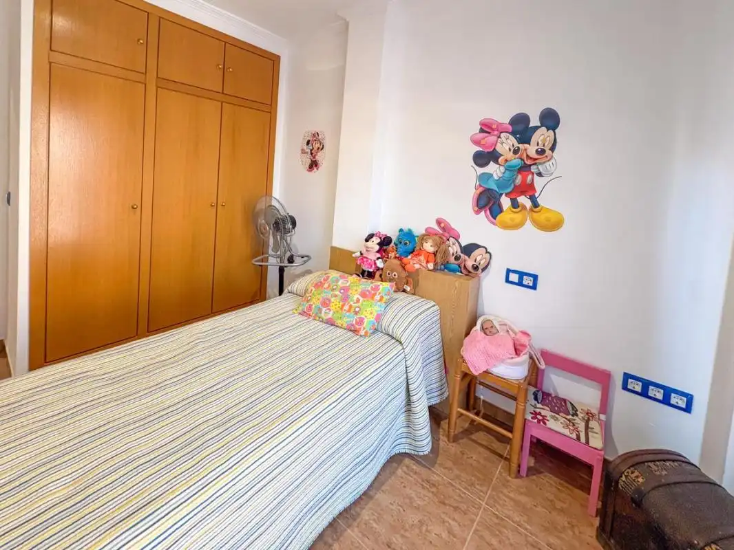 Dormitori de Casa adosada en venda en Sagunto / Sagunt amb Aire condicionat, Calefacció i Terrassa