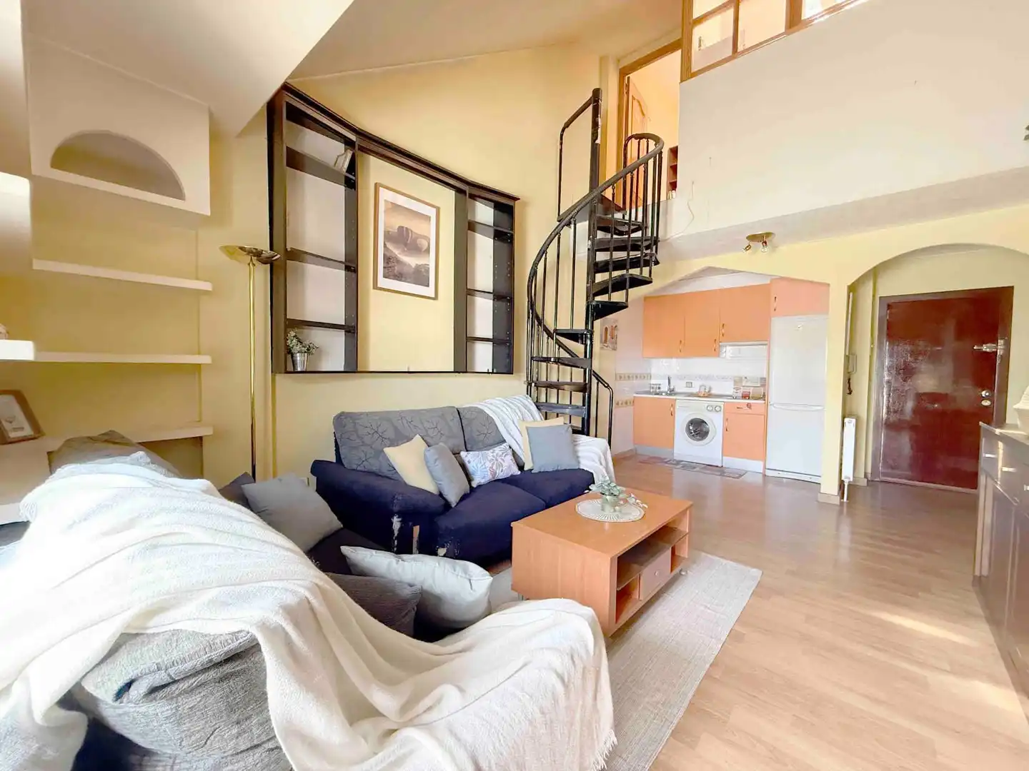 Living room of Duplexes for sale in Villamayor  with Heating, Terrace and Furnished