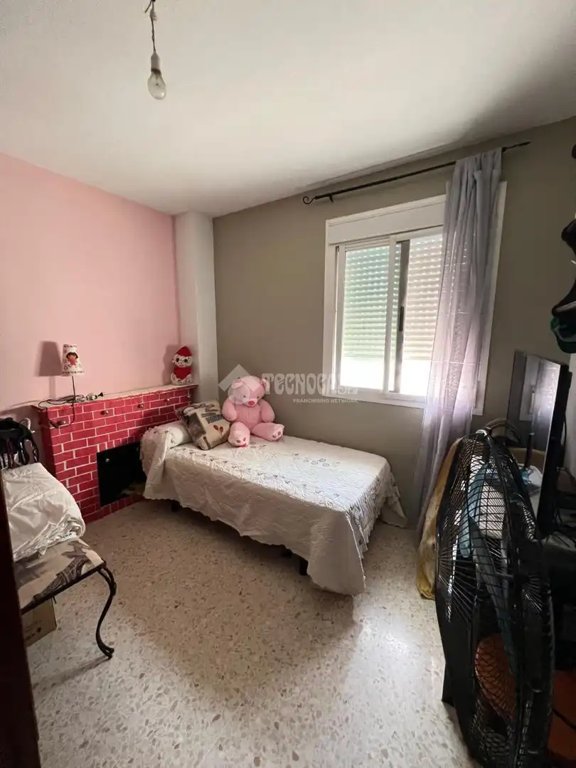 Bedroom of Flat for sale in Dos Hermanas  with Air Conditioner, Heating and Terrace