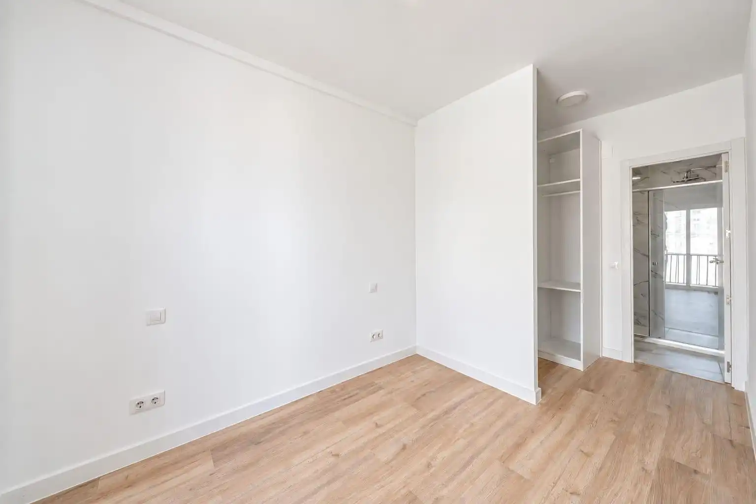 Schlafzimmer von Wohnung zum Verkauf in Madrid mit Klimaanlage, Heizung und Terrasse
