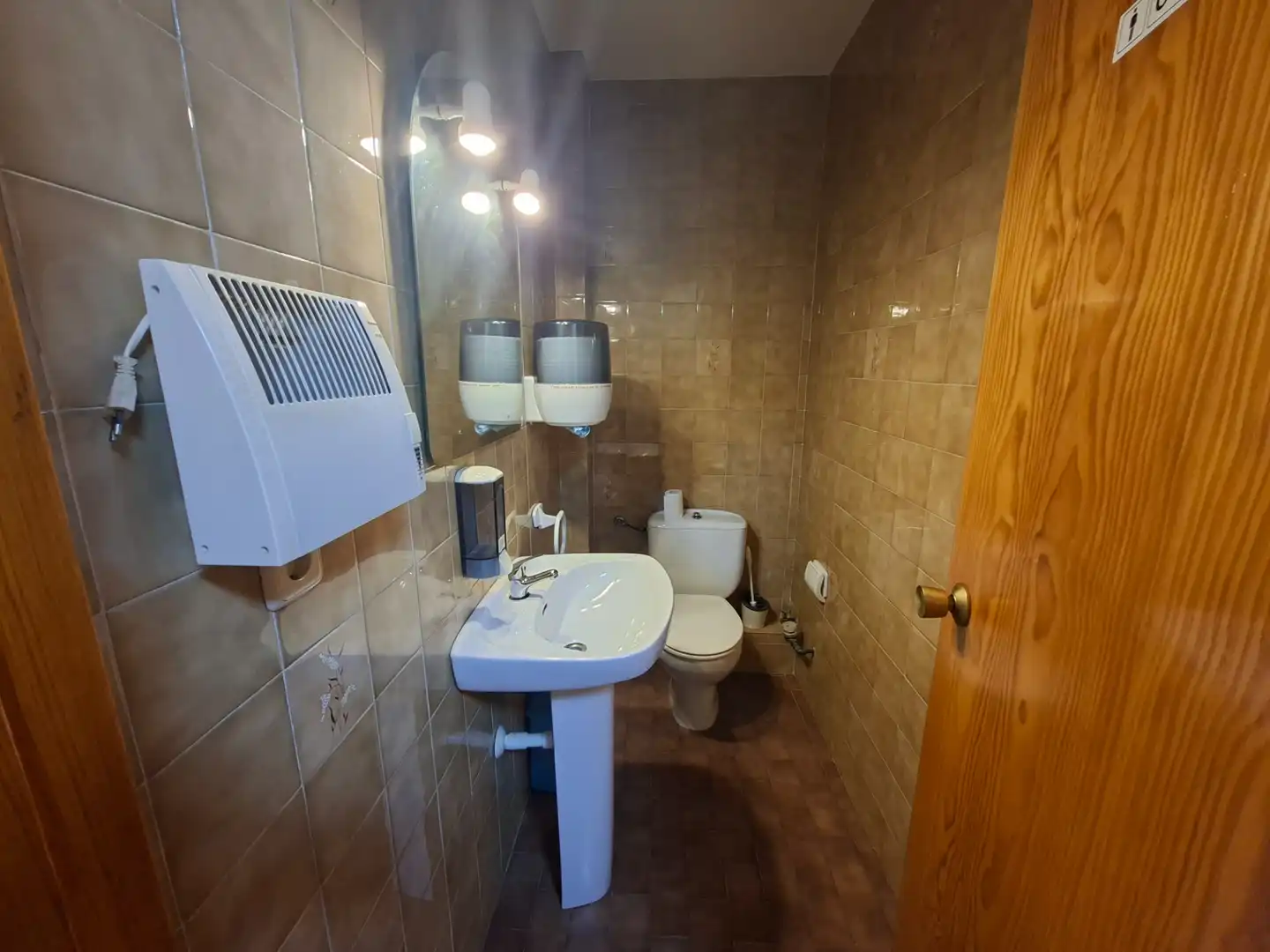Baño de Oficina de alquiler en Las Rozas de Madrid con Aire acondicionado y Calefacción