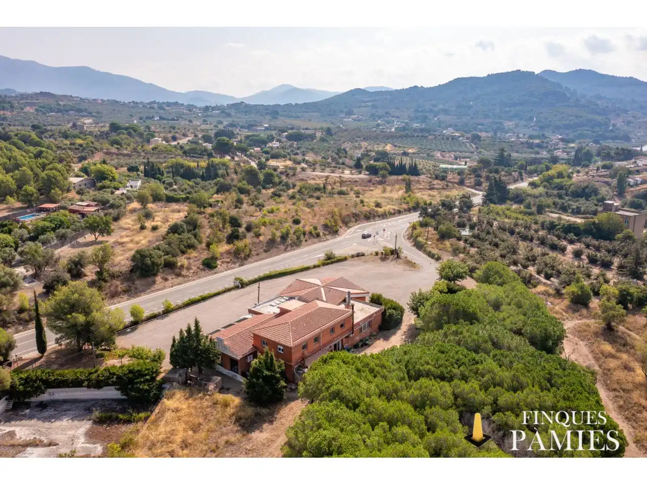 Vista exterior de Casa o xalet en venda en Alforja amb Aire condicionat, Jardí privat i Terrassa