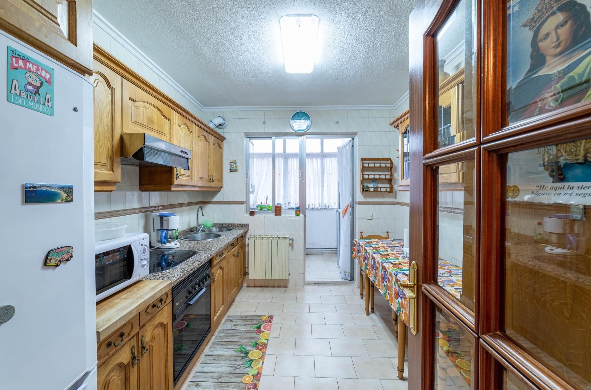 Kitchen of Flat to rent in Zamora Capital   with Heating and Parquet flooring