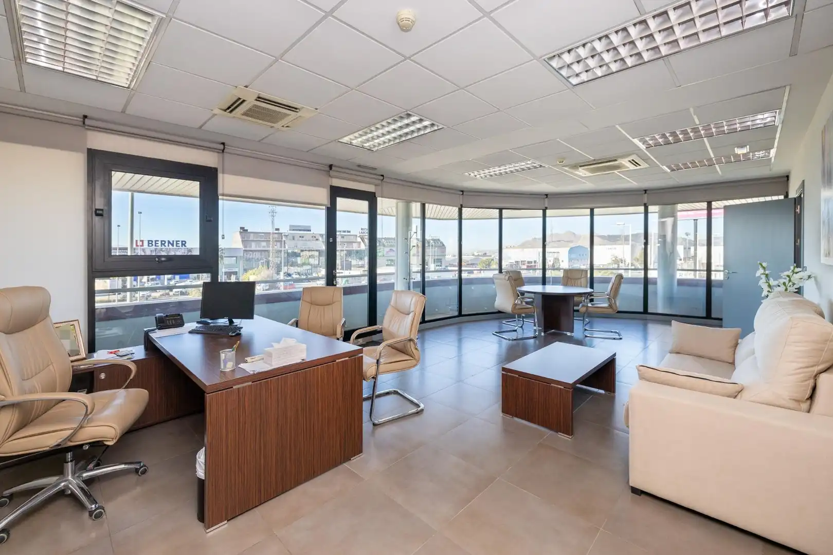 Inmuebles singulares con ascensor en venta en Peligros, imagen 26