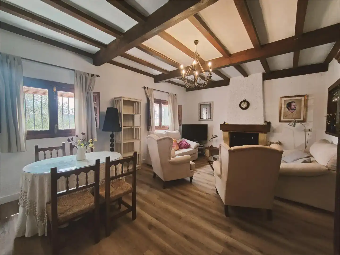 Sala d'estar de Casa o xalet en venda en Alcalá la Real amb Piscina