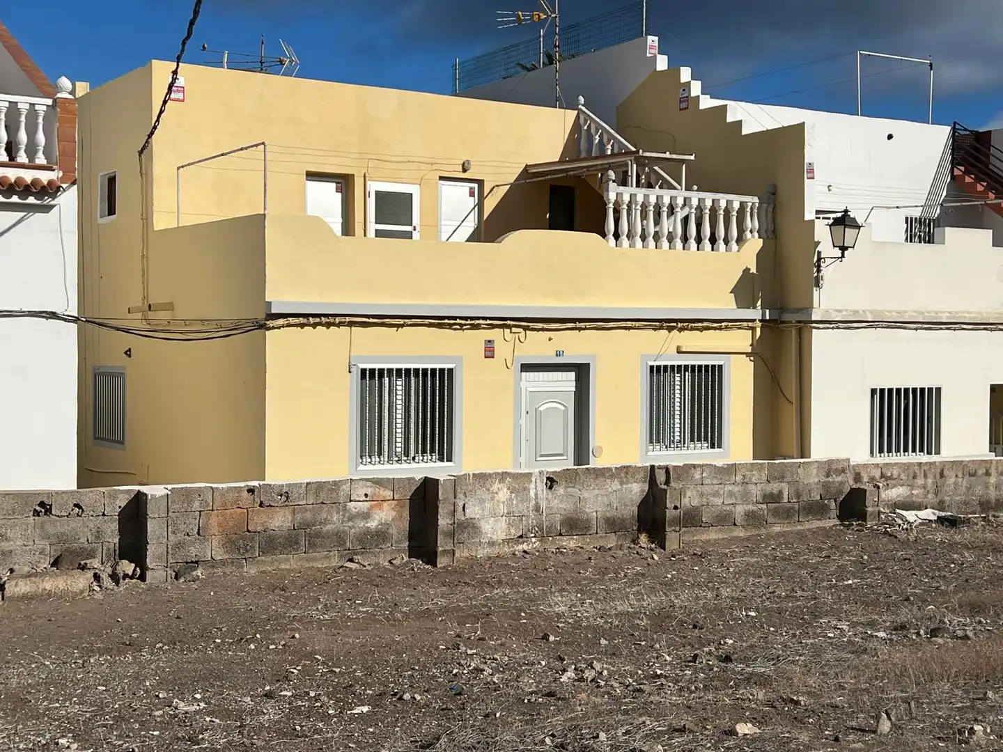 Vista exterior de Casa adosada en venda en La Aldea de San Nicolás  amb Terrassa, Moblat i Forn