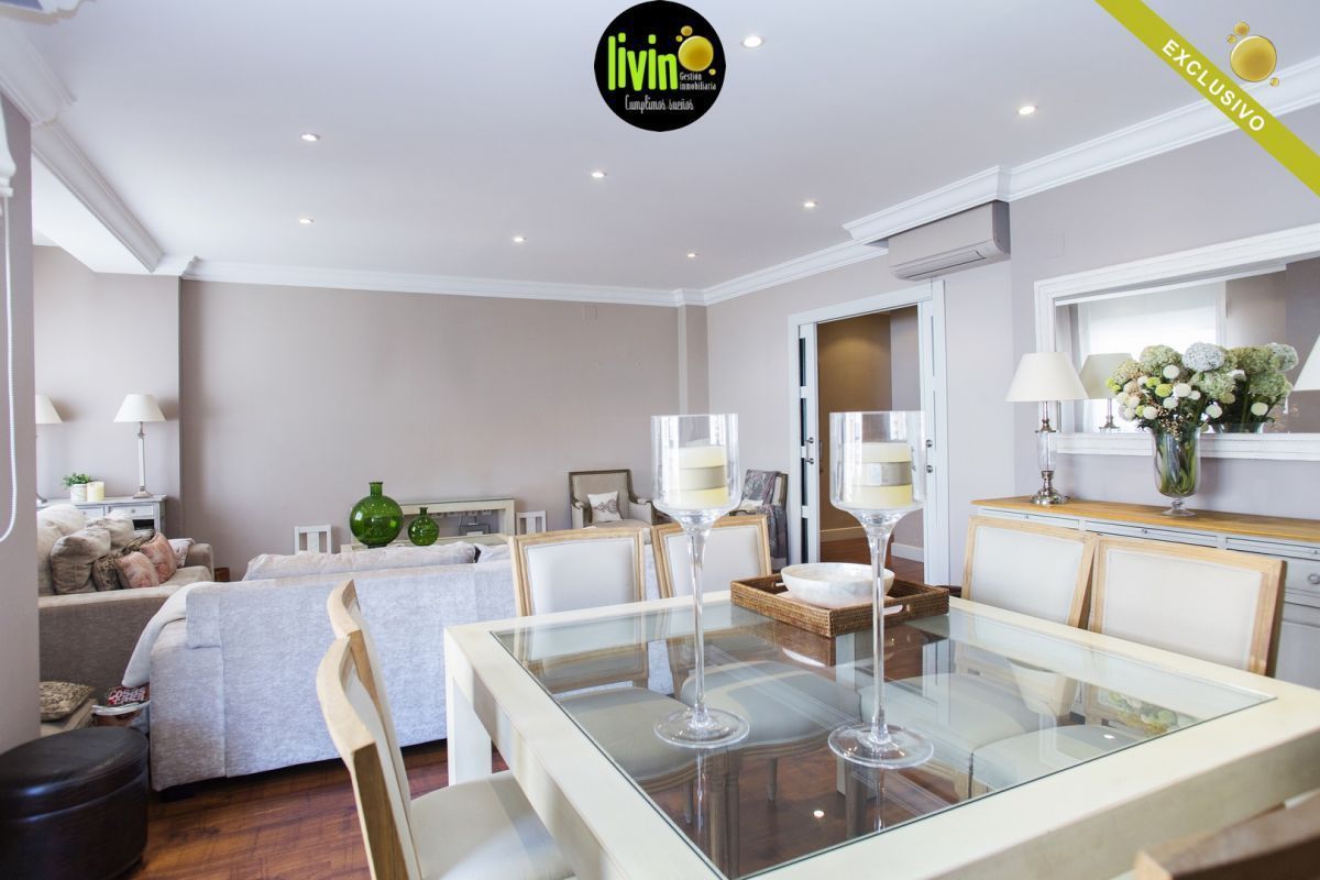 Sala de estar de Piso en venta en  Jaén Capital