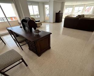 Sala d'estar de Pis en venda en Torrevieja amb Aire condicionat, Terrassa i Traster