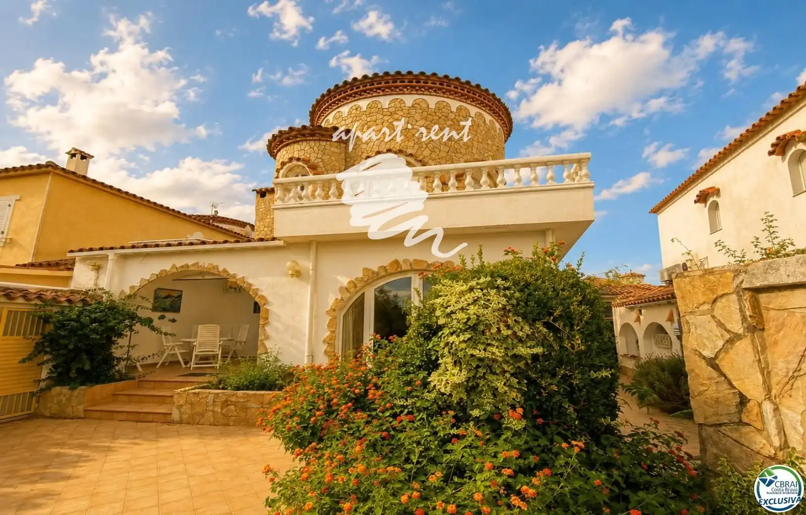 Exterior view of Houses for sale in Empuriabrava  with Air Conditioner, Heating and Terrace