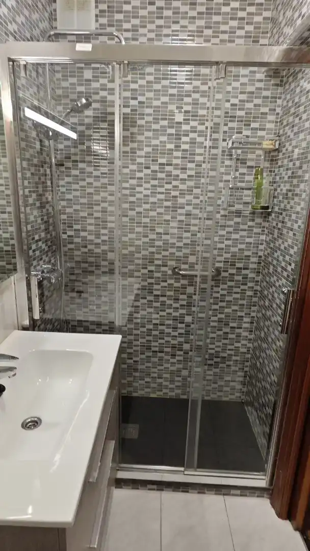 Badezimmer von Wohnung zum Verkauf in Barakaldo  mit Balkon