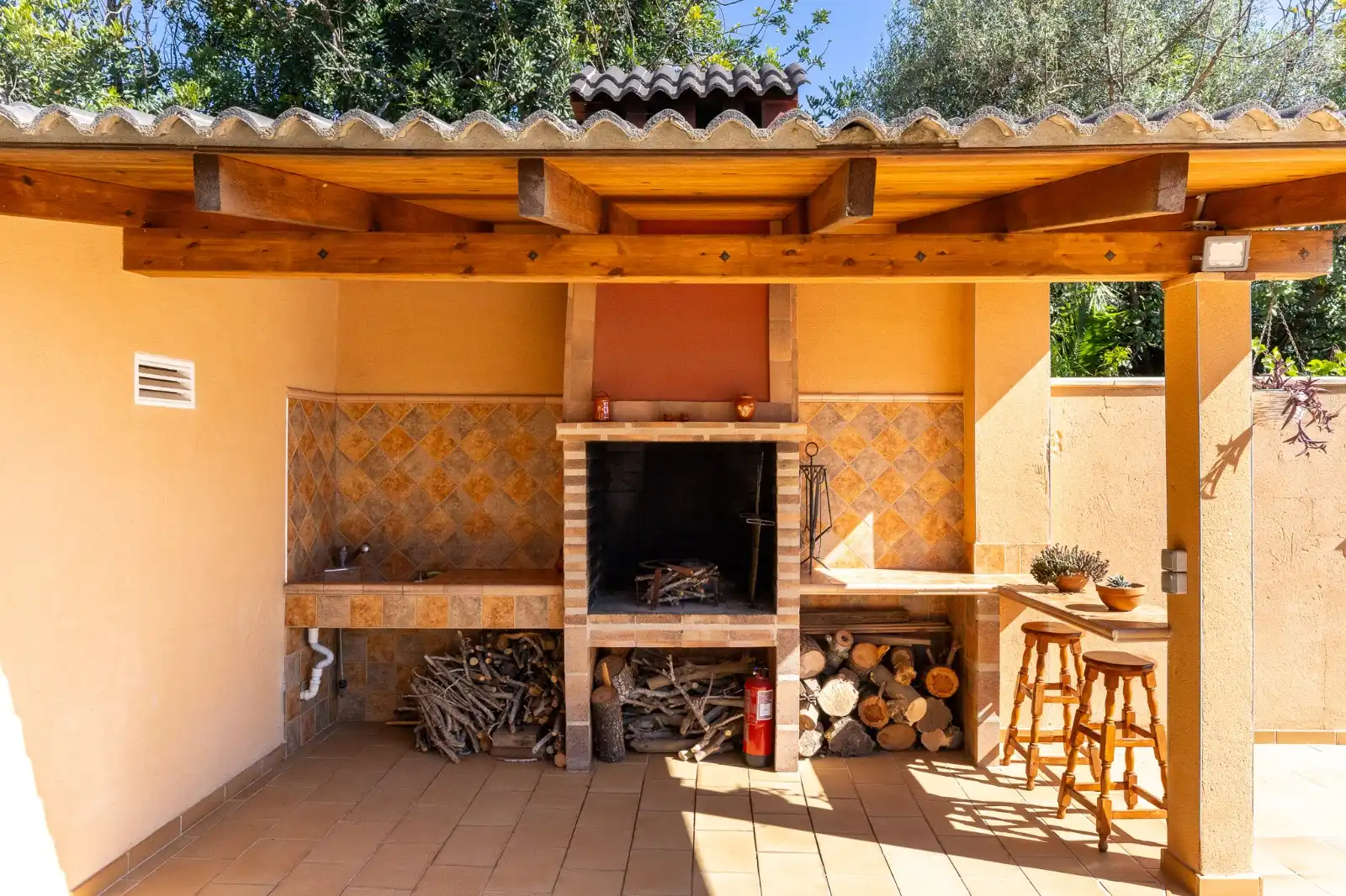 Terrassa de Casa o xalet en venda en Montserrat amb Aire condicionat, Calefacció i Jardí privat
