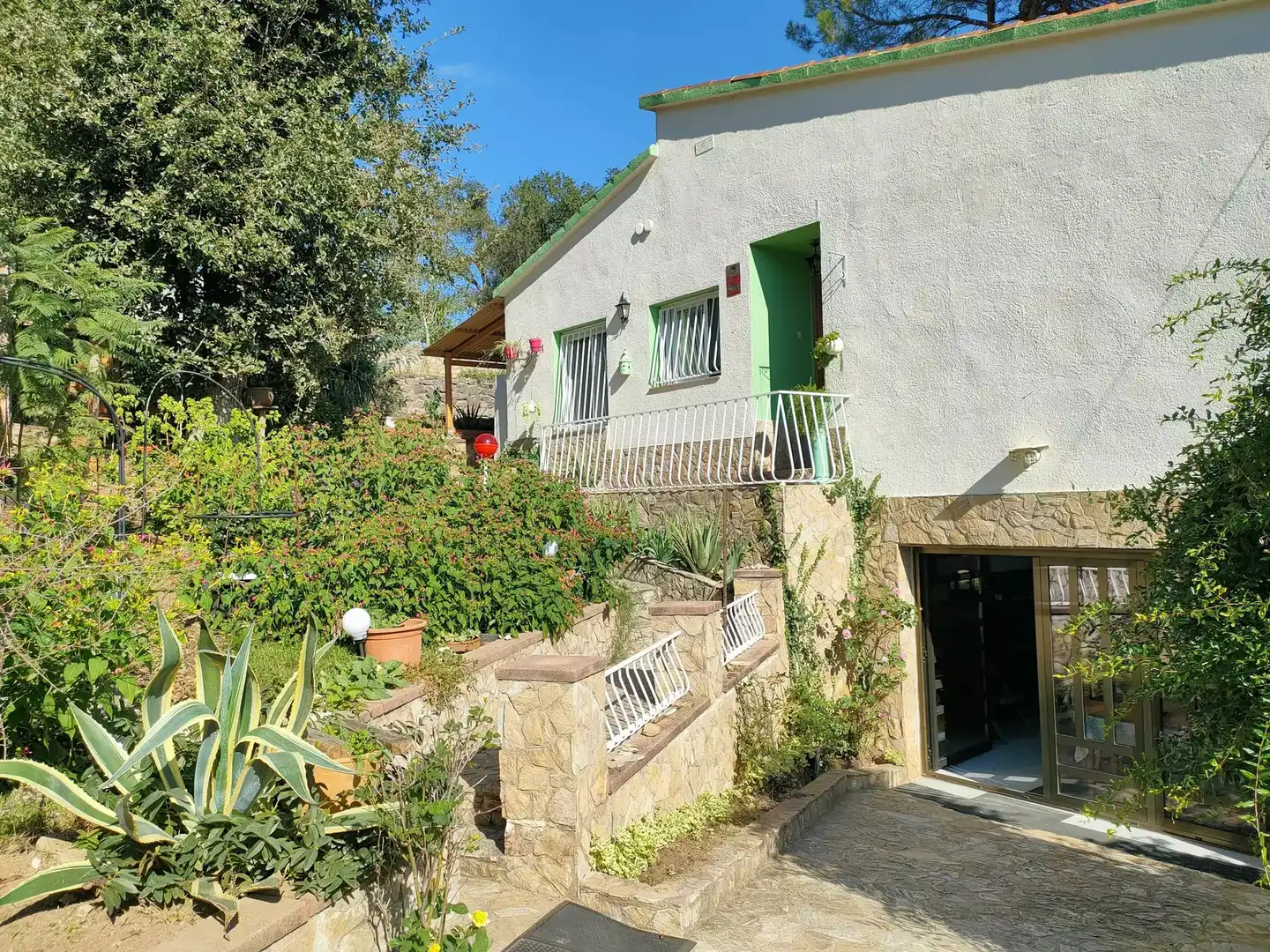 Vista exterior de Casa o xalet en venda en Massanes amb Piscina