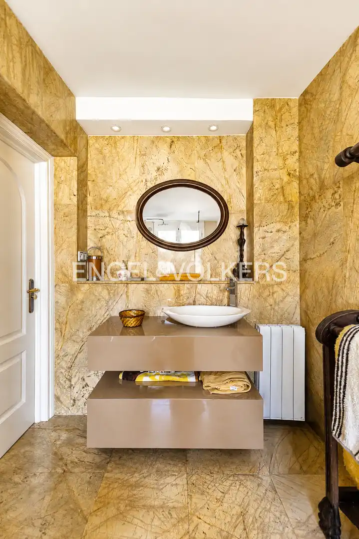 Bathroom of Houses for sale in Majadahonda  with Air Conditioner, Heating and Private garden