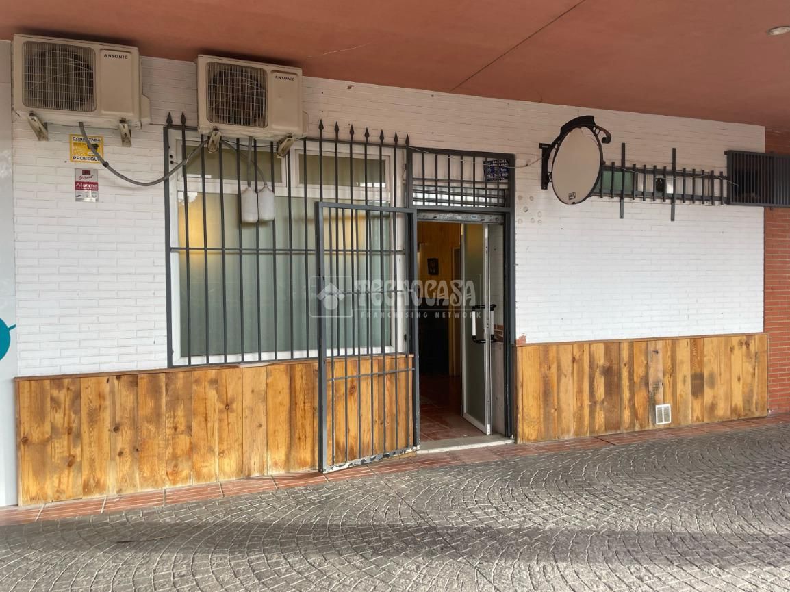 Exterior view of Premises for sale in Valdemoro  with Air Conditioner