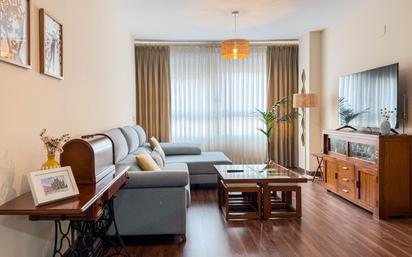 Living room of Flat for sale in  Valencia Capital  with Air Conditioner, Heating and Private garden