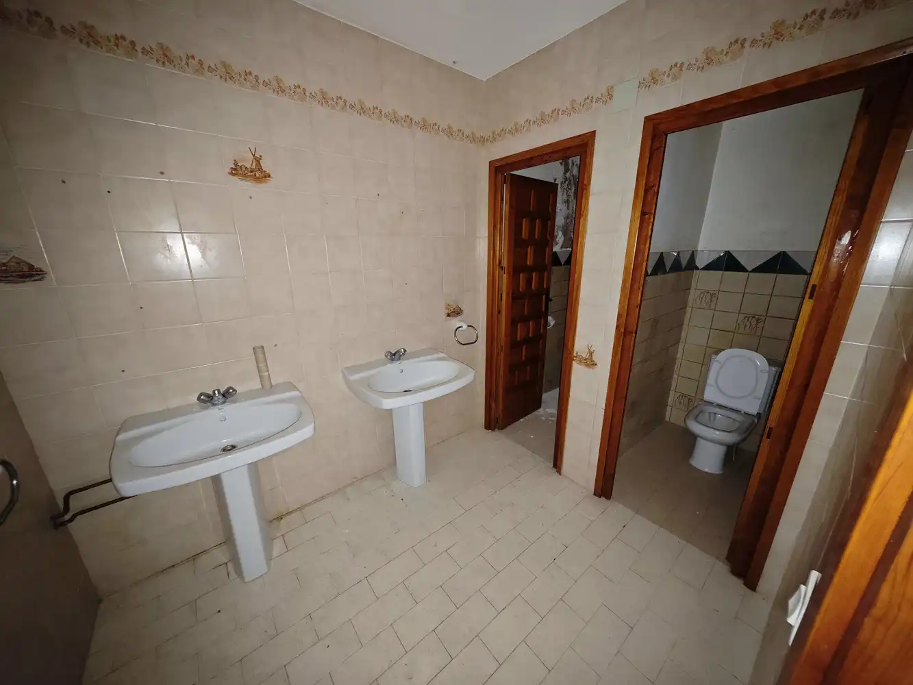 Badezimmer von Geschaftsraum zum Verkauf in Moraira mit Terrasse