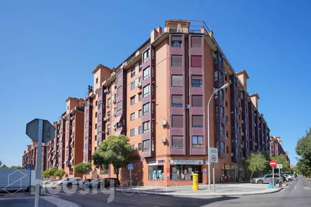Vista exterior de Local en venta en Madrid con Aire acondicionado