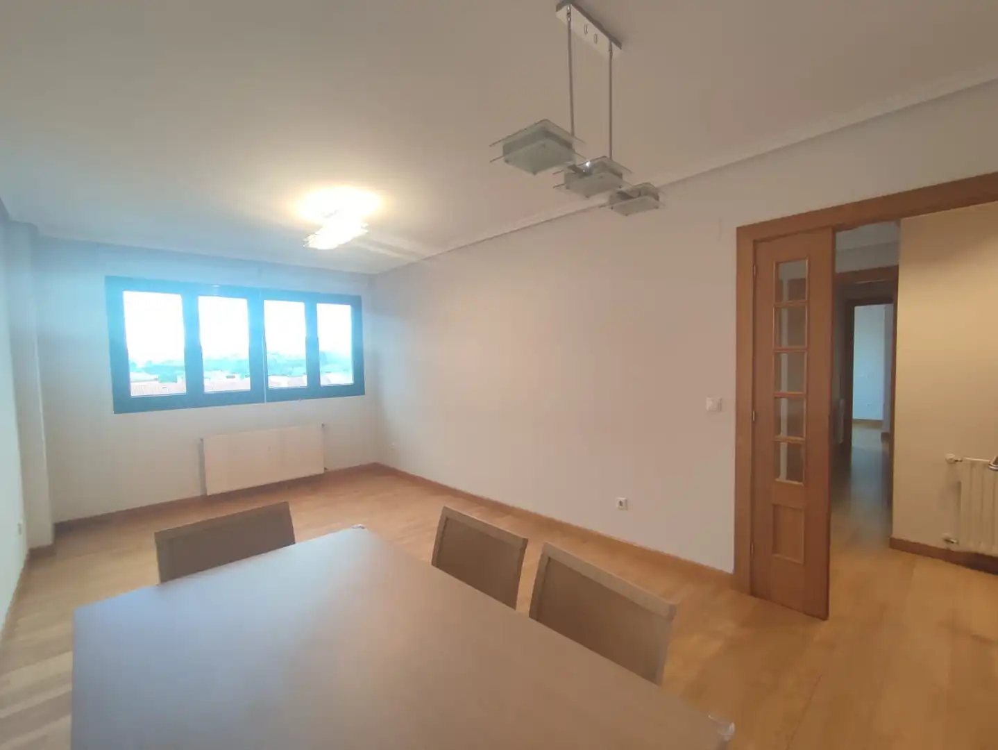 Comedor de Piso de alquiler en Gijón  con Calefacción, Parquet y Trastero