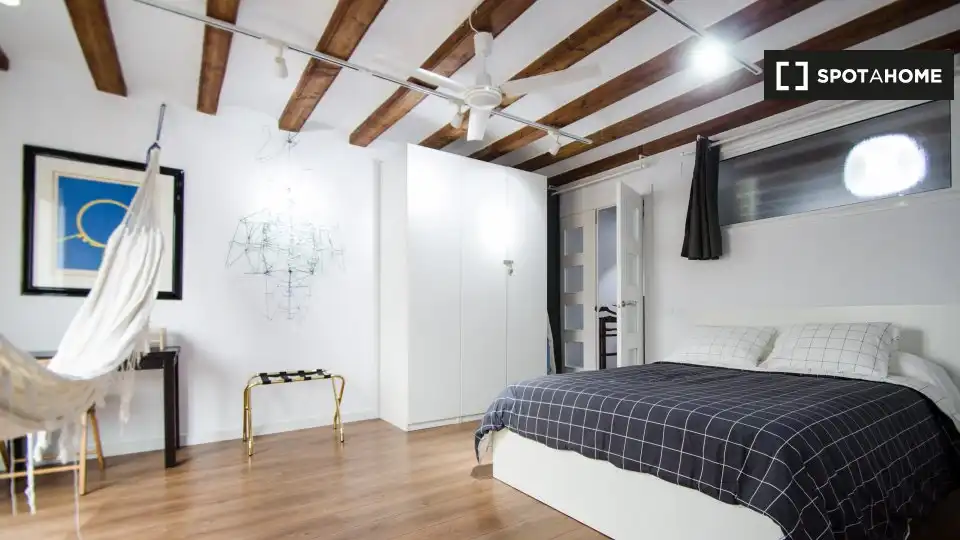 Flat with terrace to rent in Ciutat Vella, imagen 5