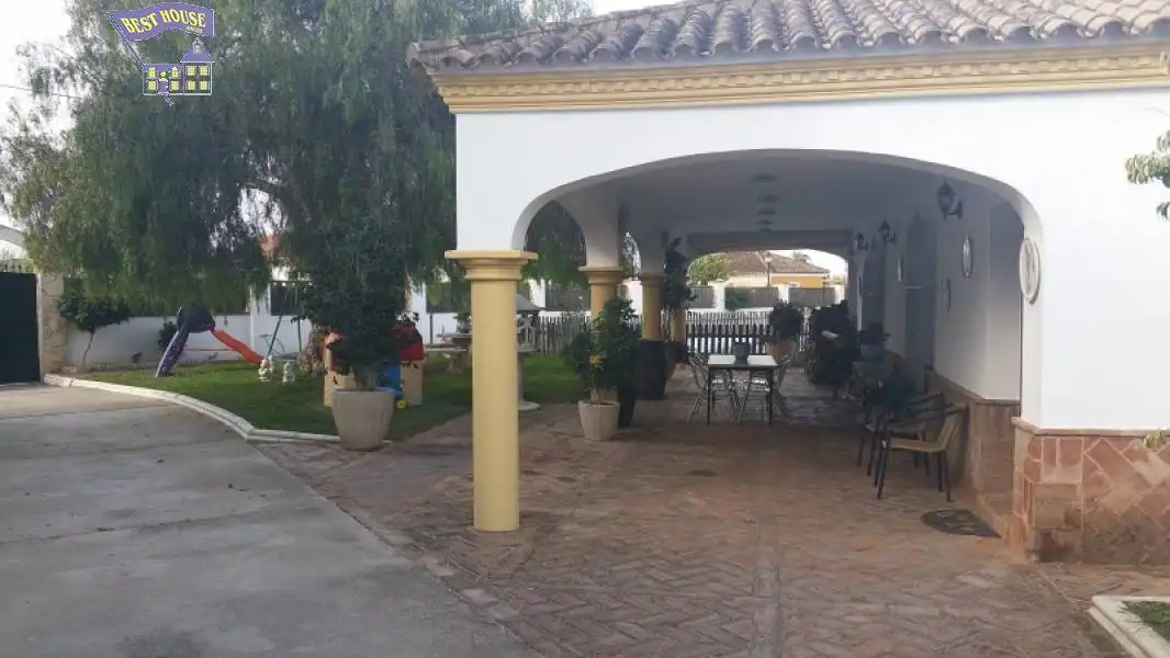 Casa o xalet en venda en Arcos de la Frontera amb Aire condicionat, Jardí privat i Traster