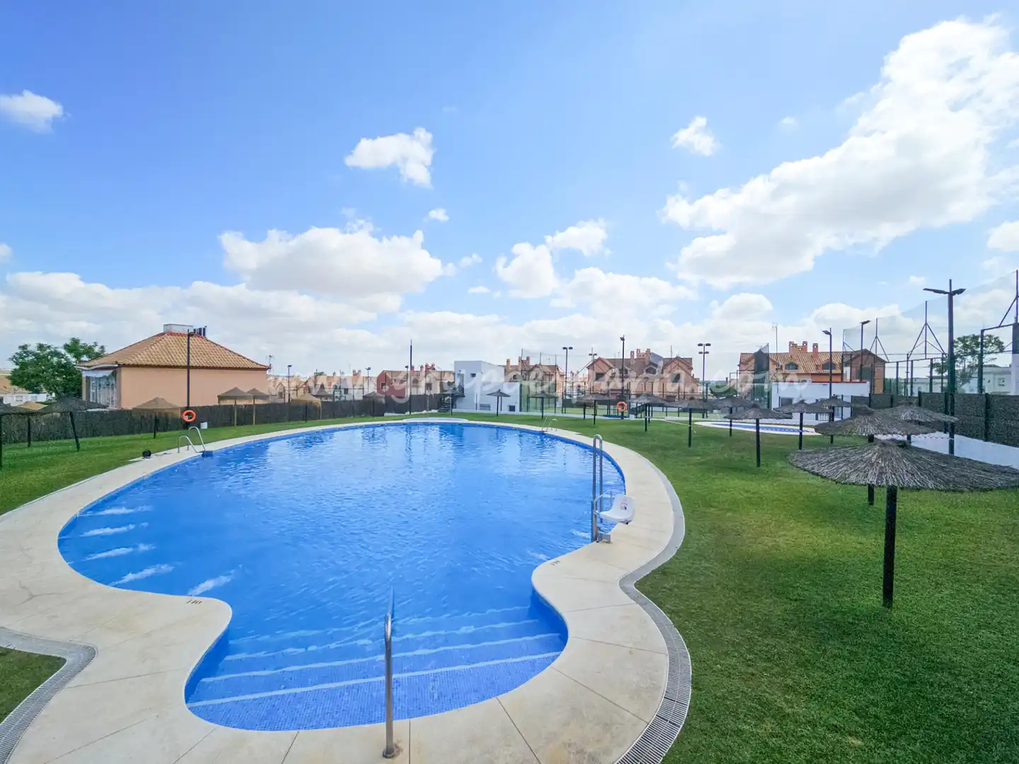 Swimming pool of Detached homes for sale in Espartinas  with Air Conditioner, Heating and Oven