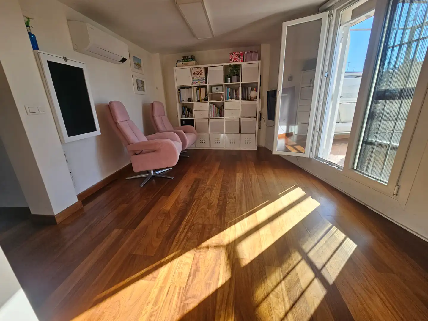 Living room of Attic for sale in Casco Antiguo
