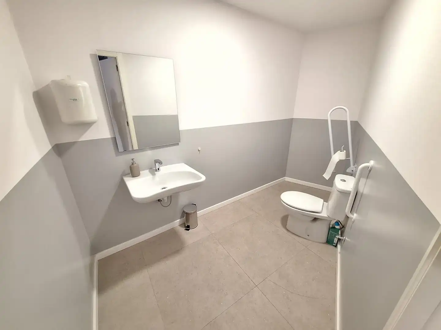 Badezimmer von Geschaftsraum zur Miete in Igualada