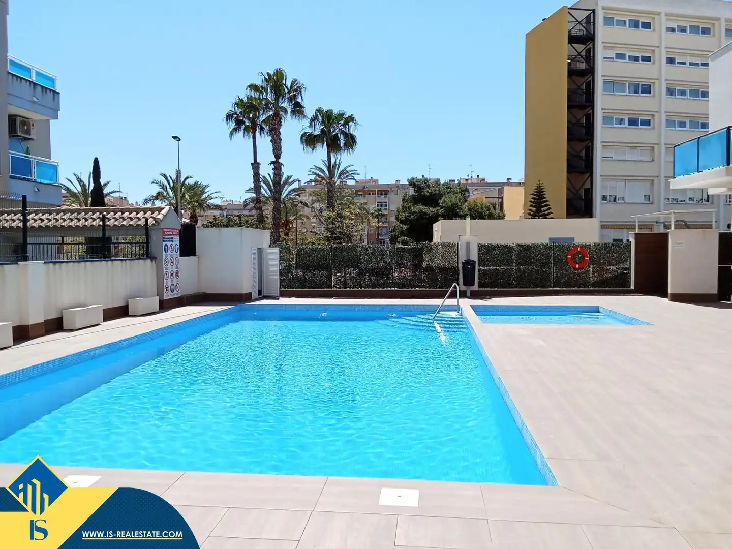 Flat with pool for sale in Playa del Cura, imagen 2