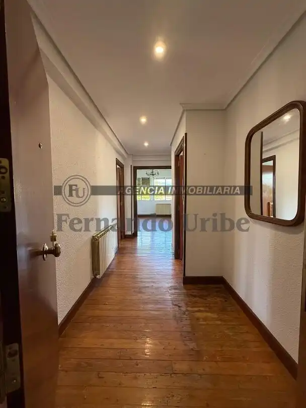 Wohnung zum Verkauf in Iurreta mit Privatgarten, Abstellraum und Balkon