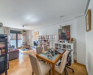 Living room of Flat for sale in  Madrid Capital  with Air Conditioner, Heating and Parquet flooring