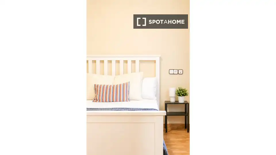 Schlafzimmer von Wohnung zur Miete in L'Hospitalet de Llobregat mit Klimaanlage, Heizung und Möbliert