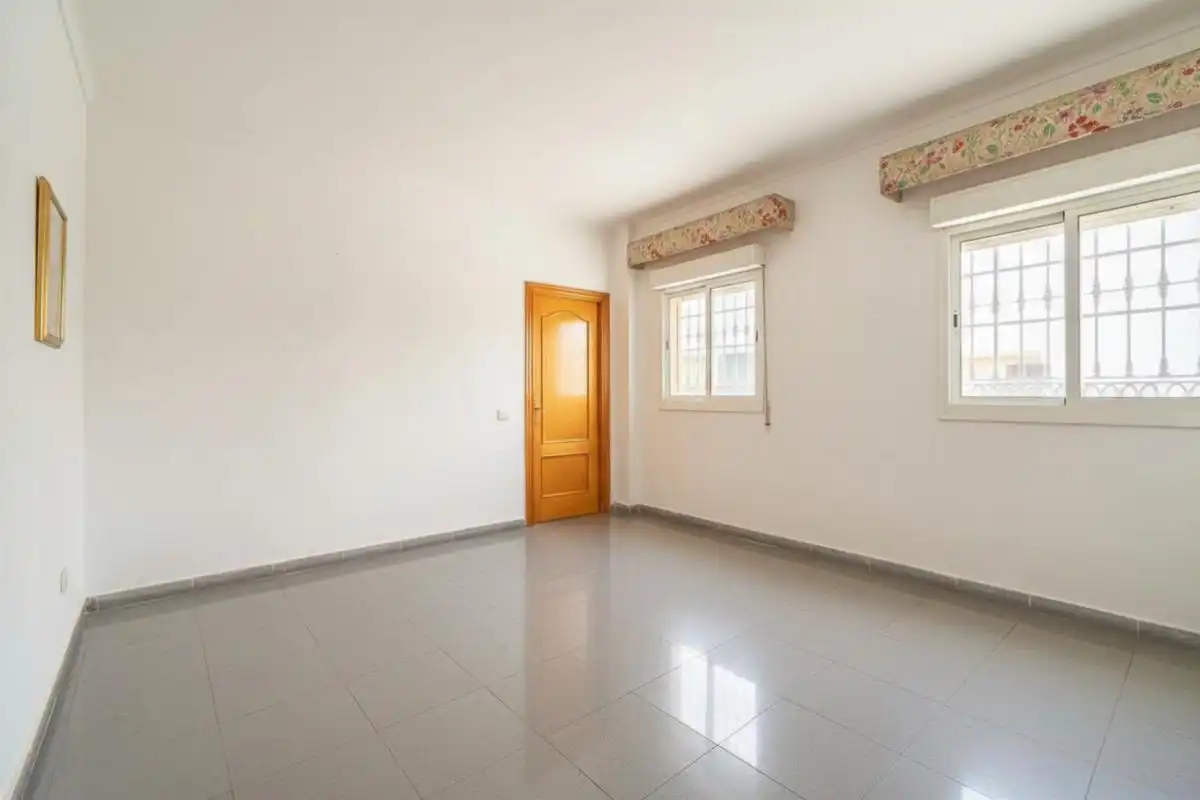 Habitación de Casa adosada en venta en Vélez-Málaga con Calefacción