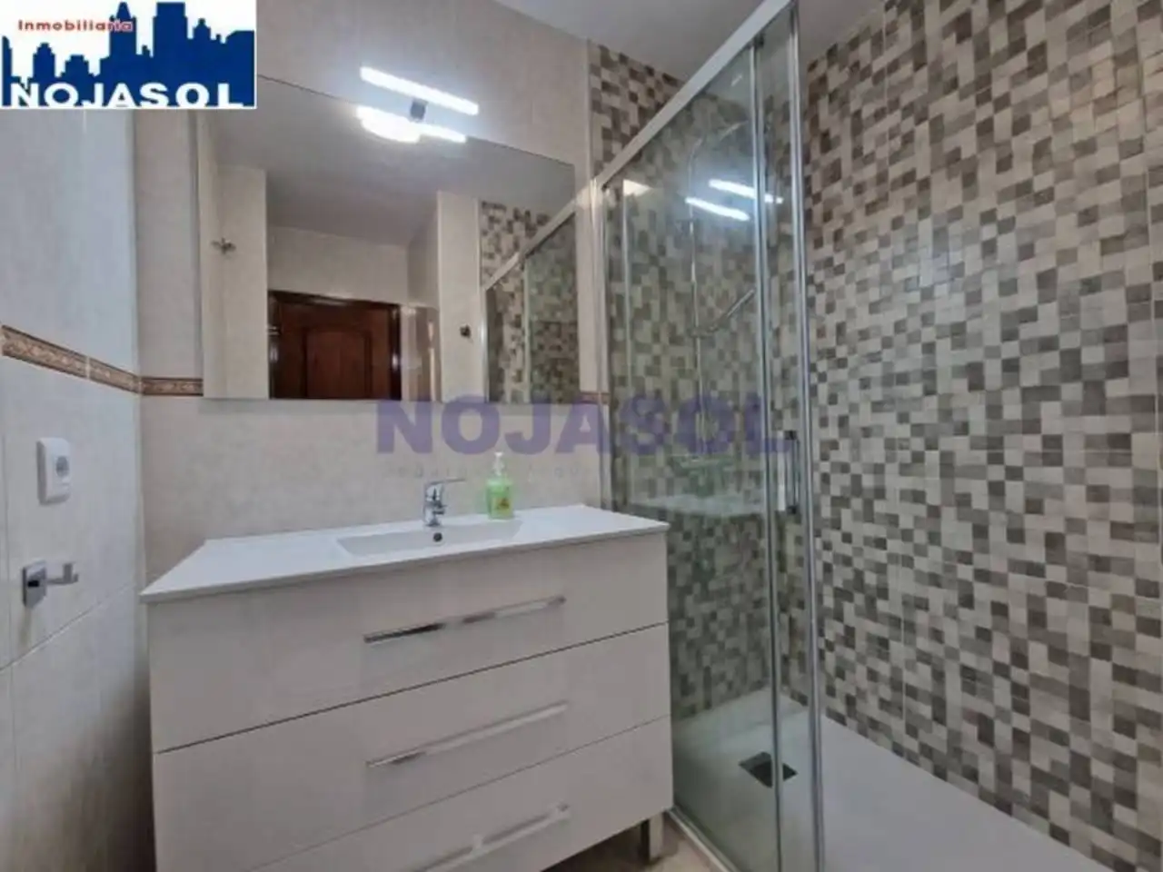 Flat with terrace to rent in Avenida Santos Mártires 6, imagen 33