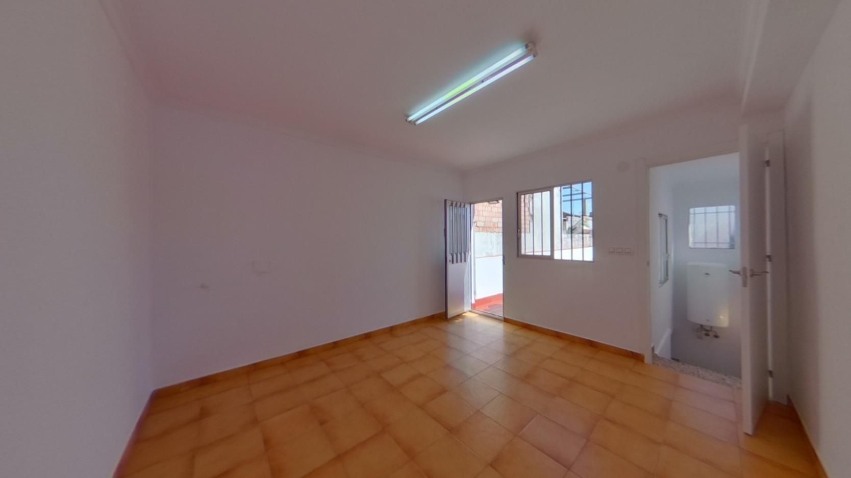 Single-family semi-detached for sale in Puertas del sur - Guadabajaque