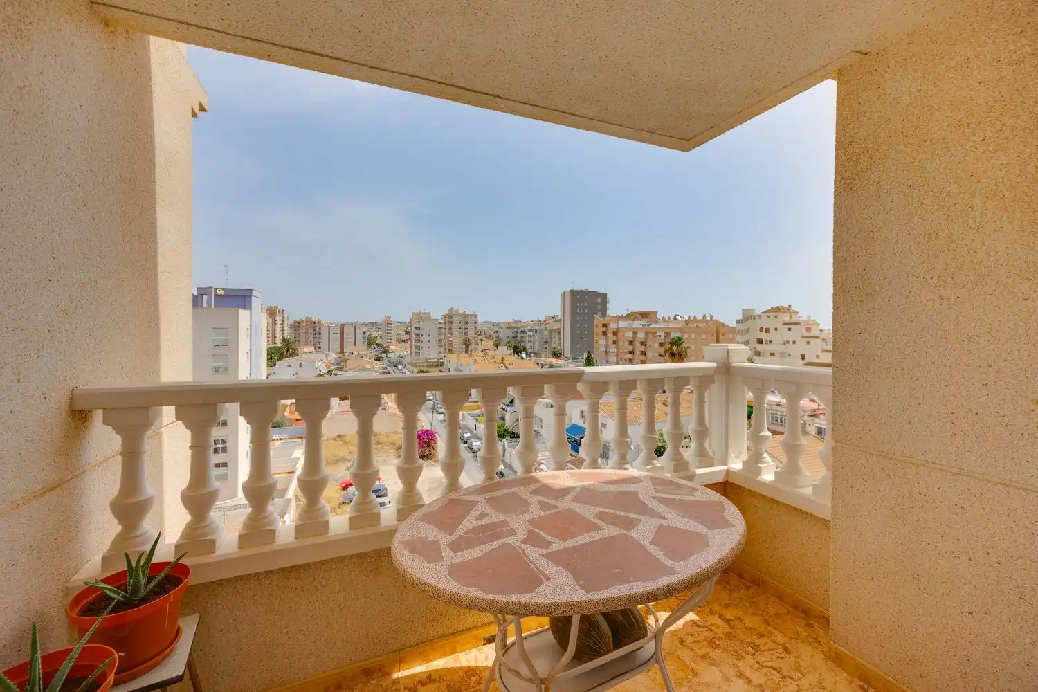 Penthouse mit Terrasse zum Verkauf in Calle Los Emilios 8