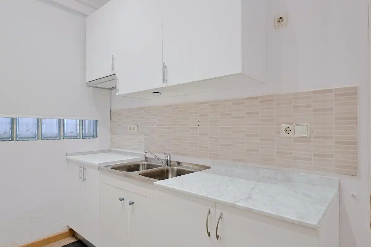 Cuina de Planta baixa en venda en Madrid amb Calefacció