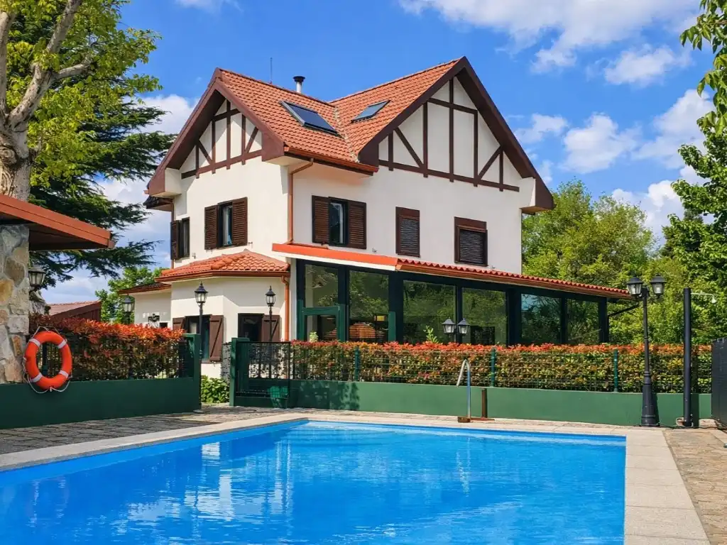 Exterior view of Houses for sale in Cercedilla  with Private garden, Terrace and Storage room