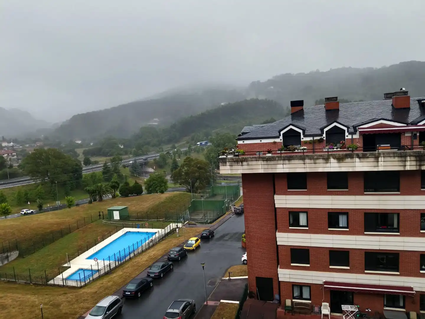 Piscina de Piso en venta en Castro-Urdiales con Calefacción, Amueblado y Horno