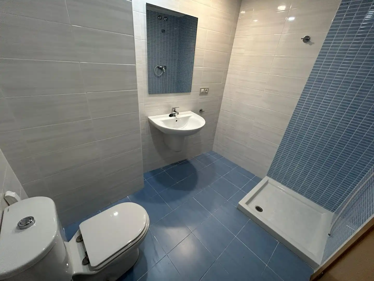 Badezimmer von Wohnung zur Miete in Valencia mit Balkon