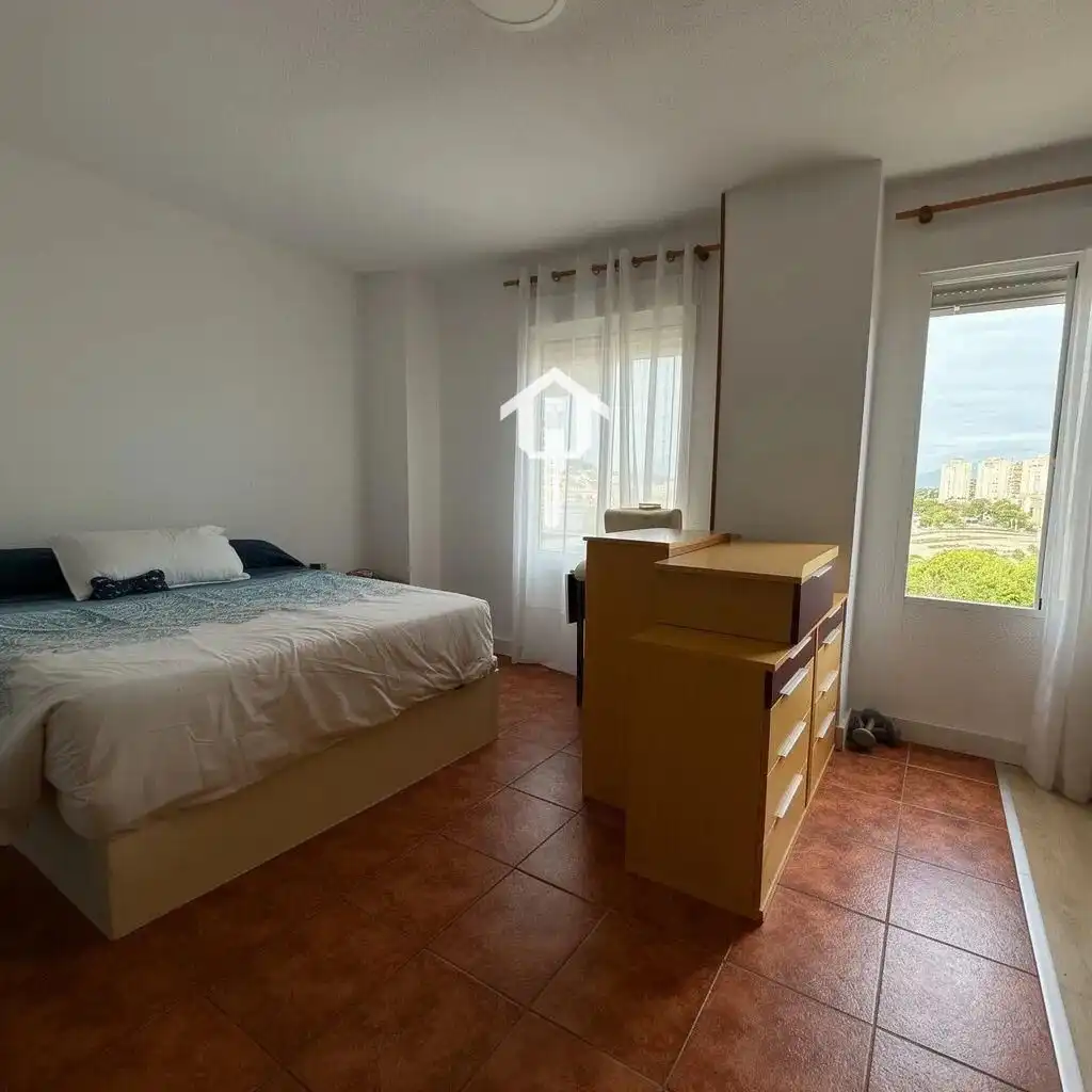 Habitación de Piso en venta en Alicante / Alacant con Terraza, Trastero y Balcón