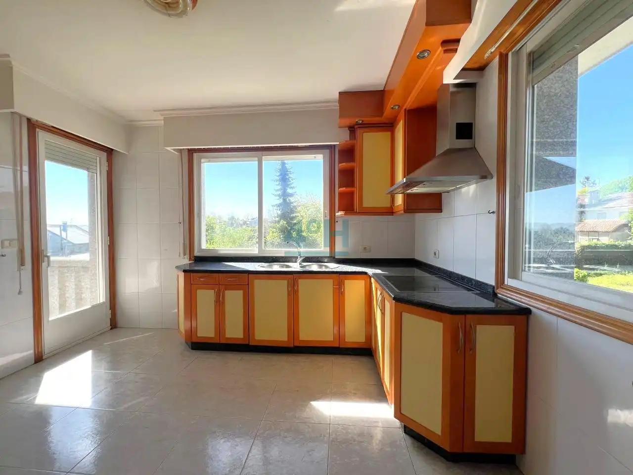 Cocina de Casa o chalet en venta en Barbadás con Calefacción, Jardín privado y Terraza