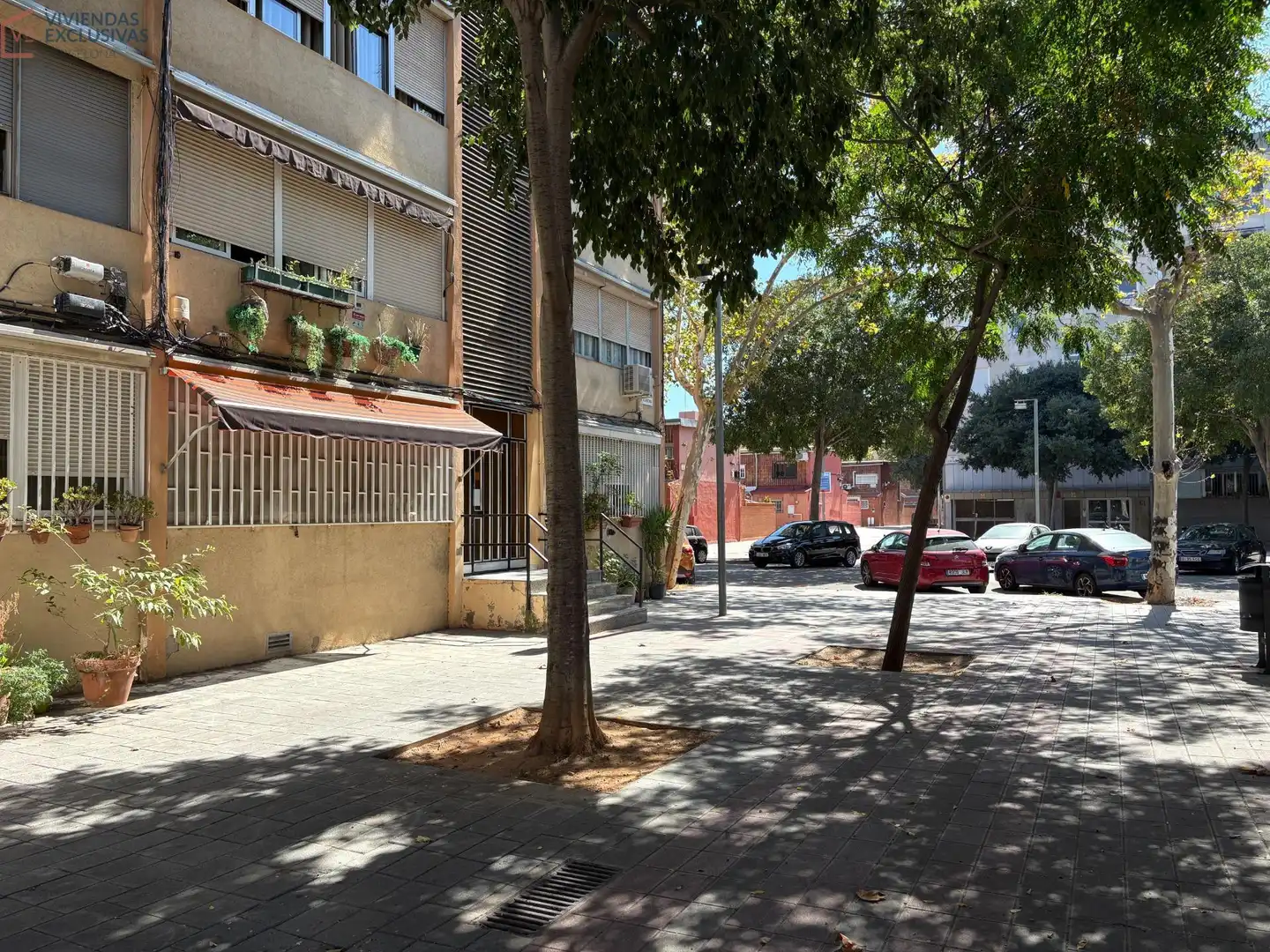 Vista exterior de Piso en venta en Barcelona con Calefacción