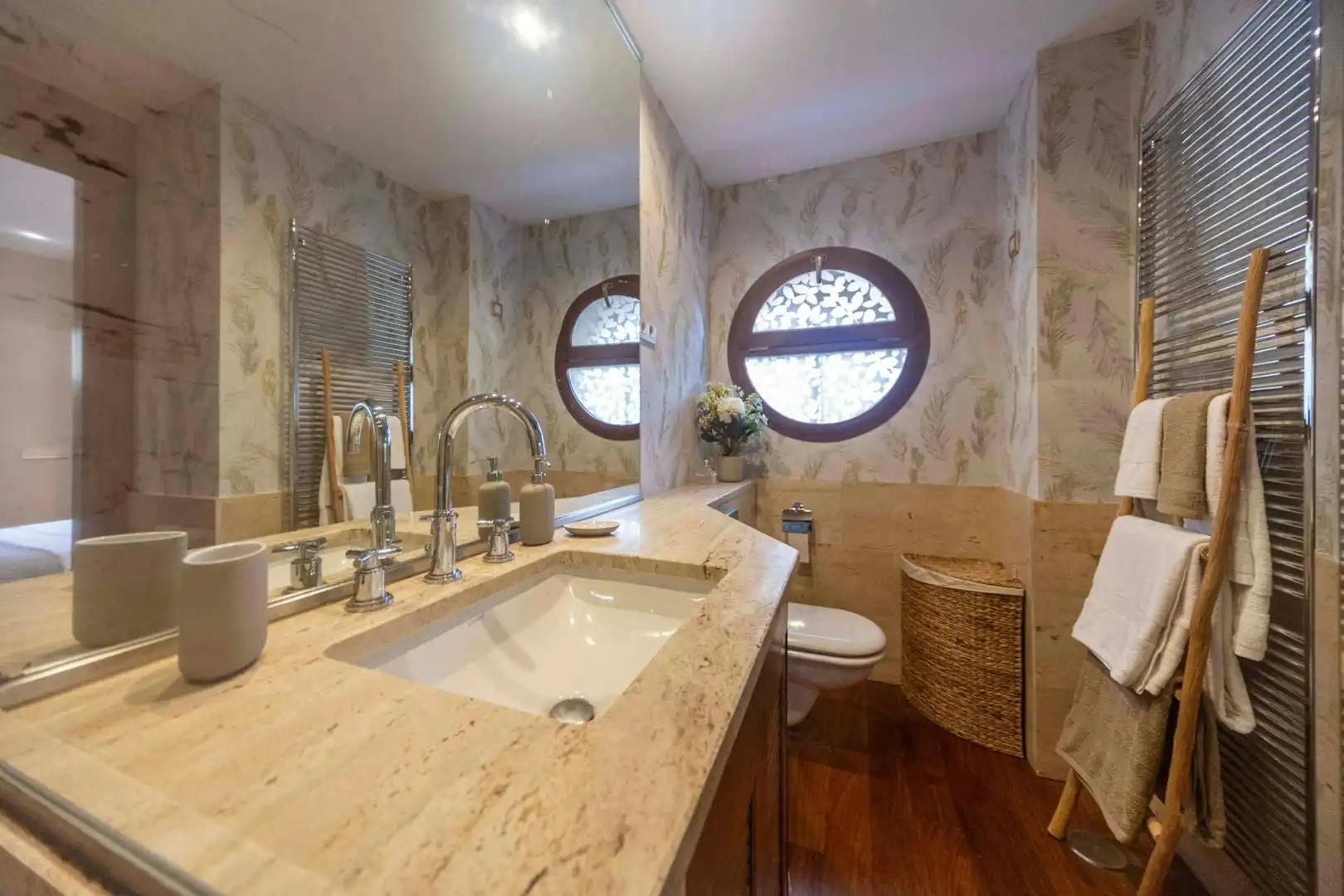 Badezimmer von Wohnung zur Miete in Madrid mit Klimaanlage, Privatgarten und Möbliert